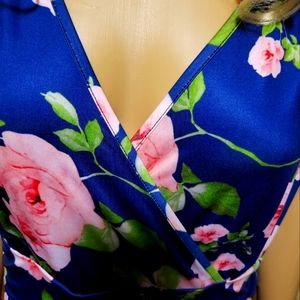 Ouges brand blue floral dress size xxl.